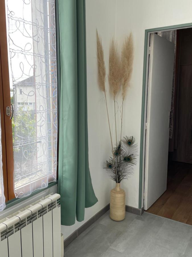 Appartement 35 M2 1Er Etage 200 M De La Mer Avec Jardin Luc-sur-Mer Exterior foto