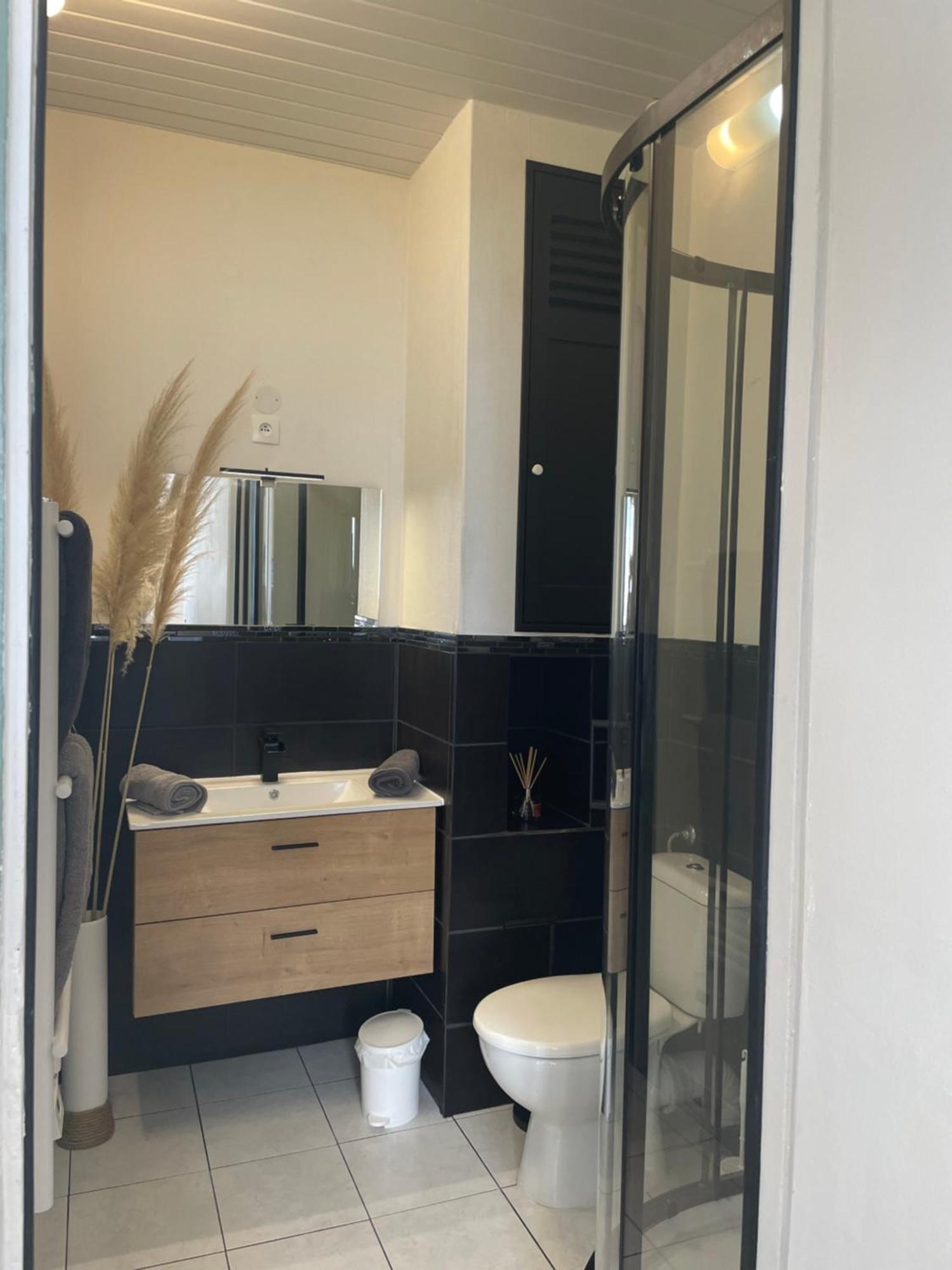 Appartement 35 M2 1Er Etage 200 M De La Mer Avec Jardin Luc-sur-Mer Exterior foto